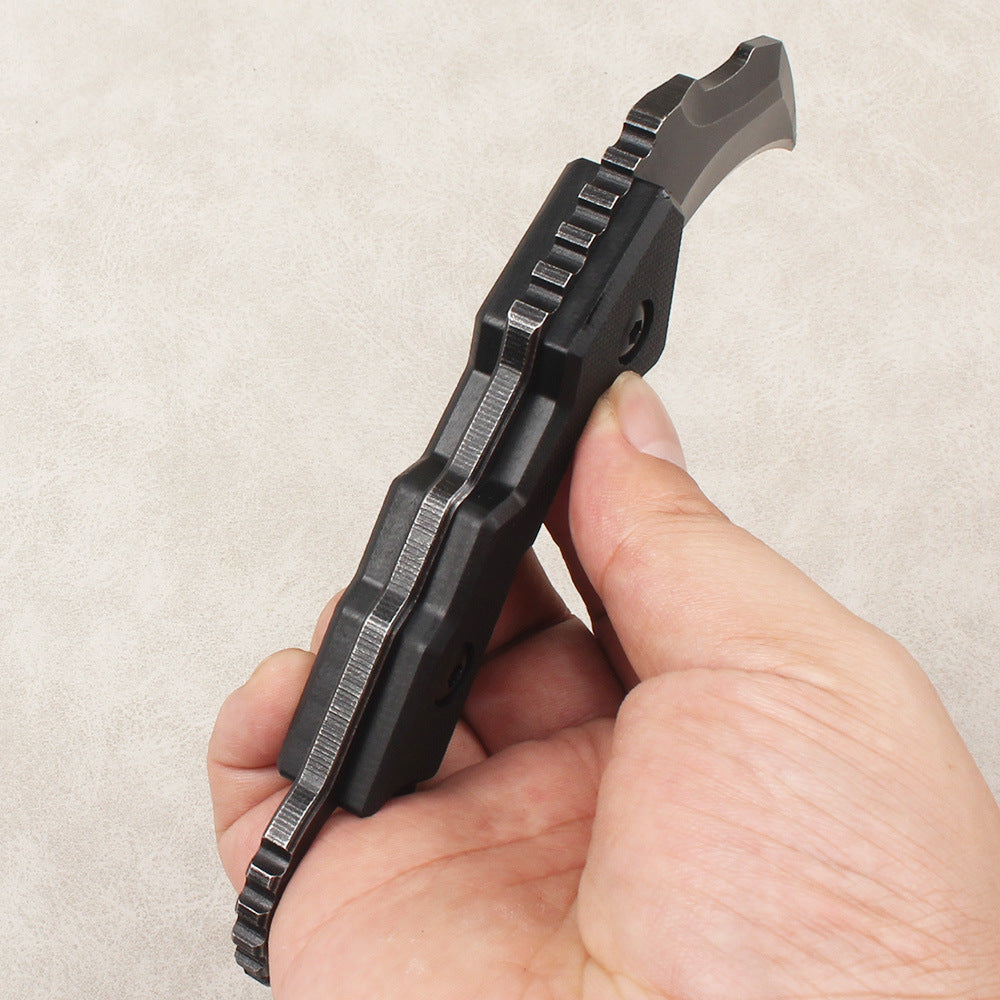 High-quality outdoor and survival knife: portable, high-hardness, sharp, compact—suitable for wilderness use or as an everyday carry fruit knife.