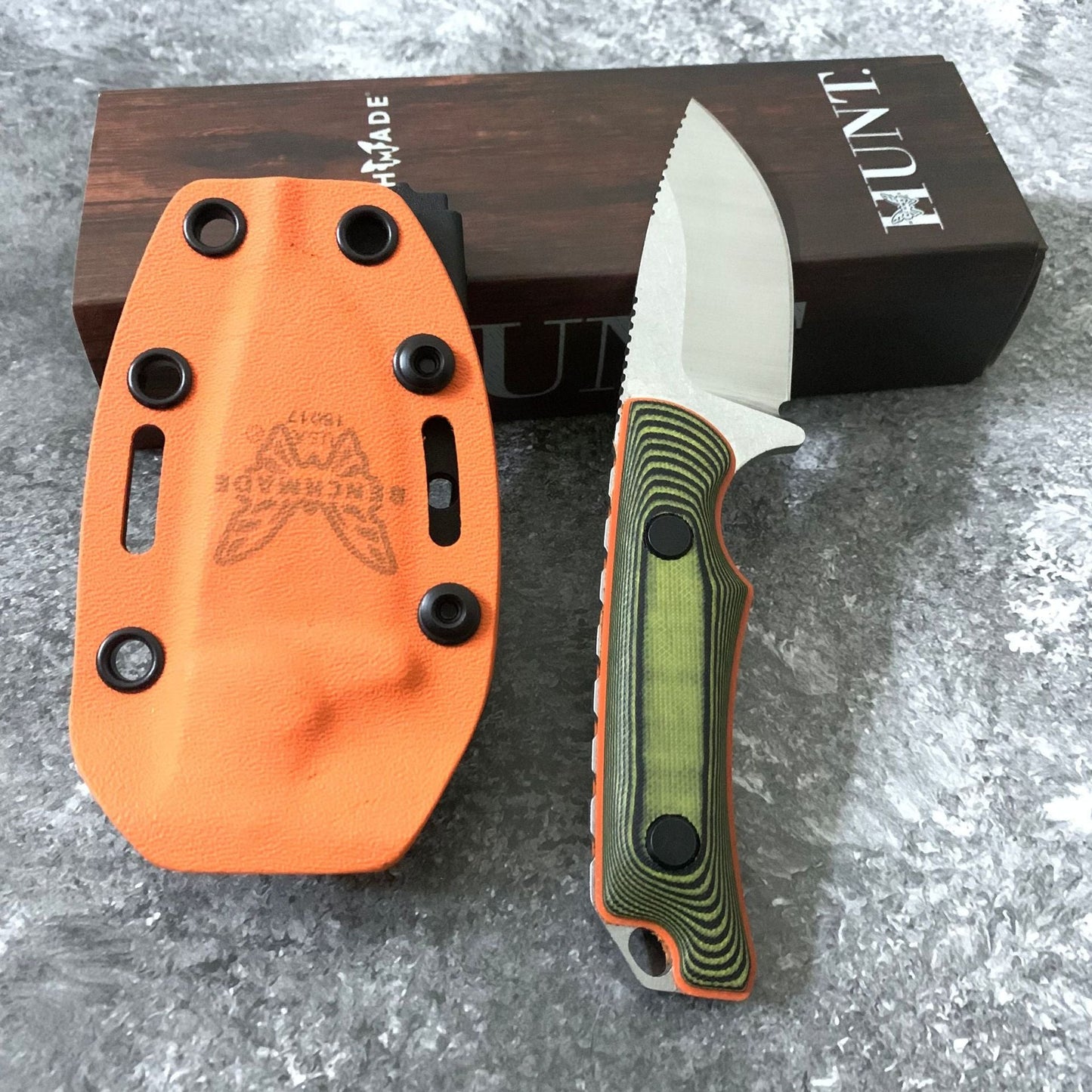 Benchmade 15017K Fixed-Blade Knife with Sheath – High-Hardness D2 Steel; Suitable for Outdoor Camping, Survival, Fishing, and Utility Tasks.